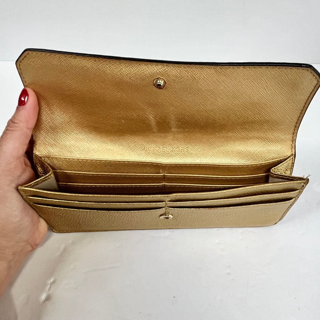 Michael Kors Hayes Flat Wallet - Sandy's Savvy Chic Resale Boutique